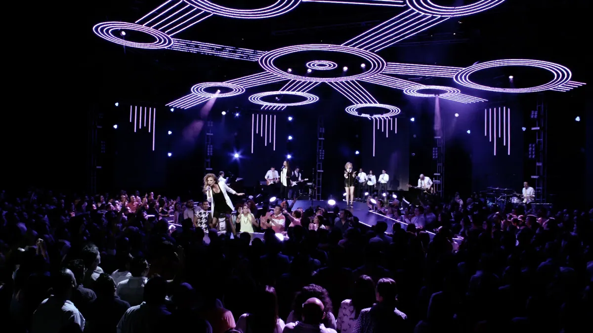 Flans, lighting and production design by Rob Sinclair