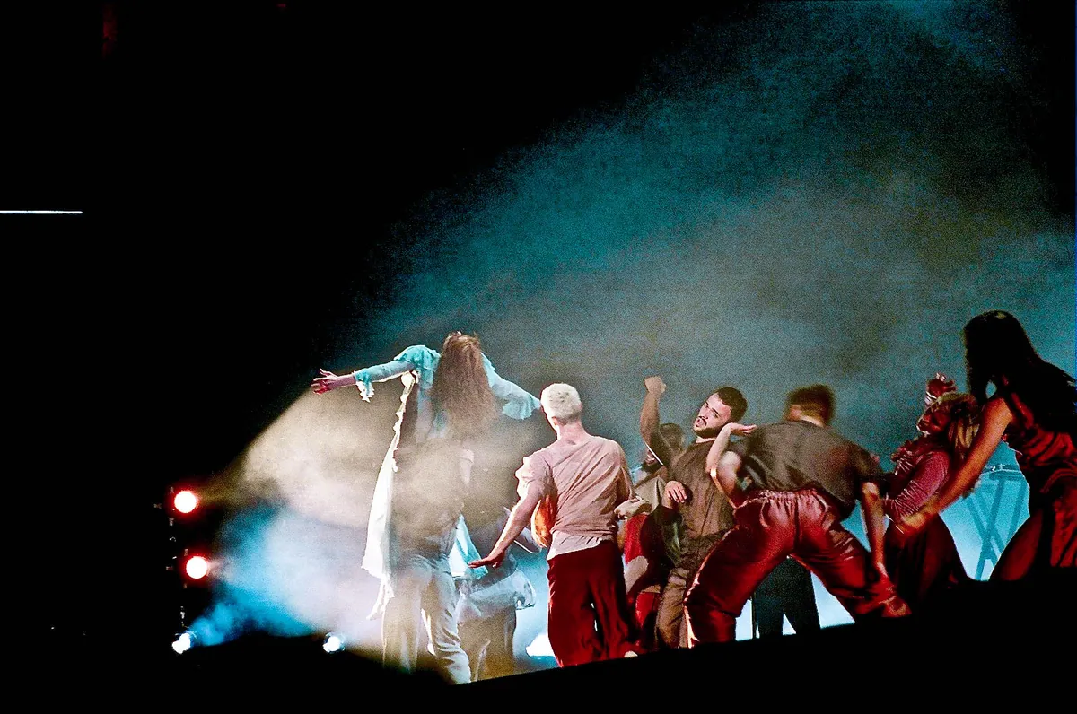 Florence and the Machine, Hyde Park, lighting and production design by Rob Sinclair