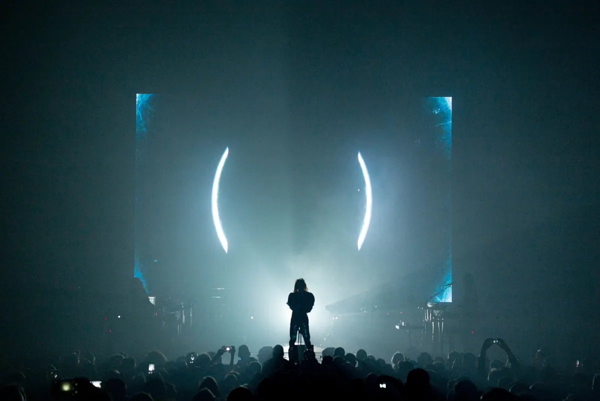 Goldfrapp, lighting and production design by Rob Sinclair