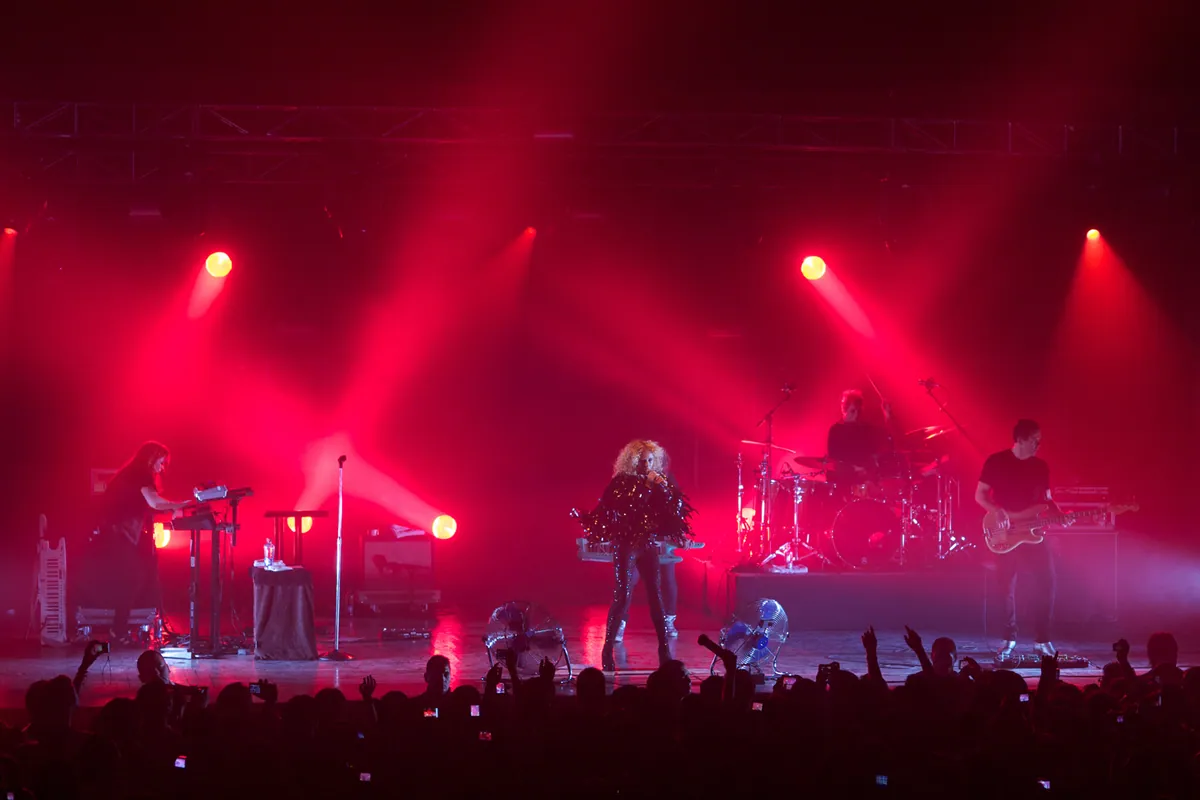Goldfrapp 2011, lighting and production design by Rob Sinclair