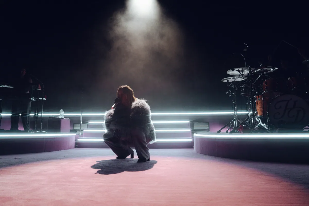 Hilary Duff, lighting and production design by Rob Sinclair