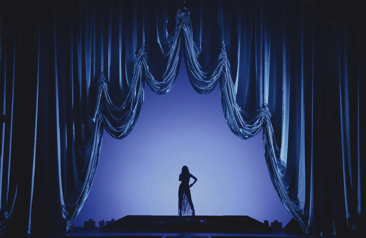 Kylie Minogue in Voltaire, lighting and production design by Rob Sinclair