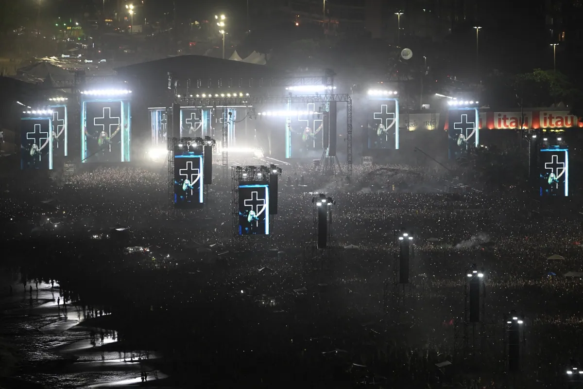 Madonna Celebration Tour in Rio, lighting and production design by Rob Sinclair