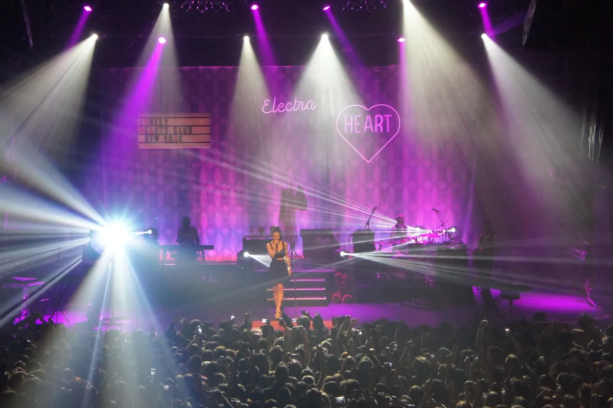 Marina and the Diamonds, lighting and production design by Rob Sinclair
