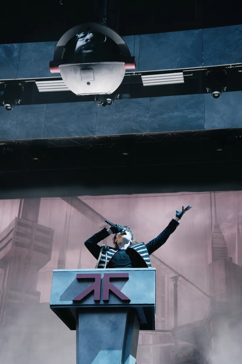 My Chemical Romance "Long Live The Black Parade", lighting and production design by Rob Sinclair