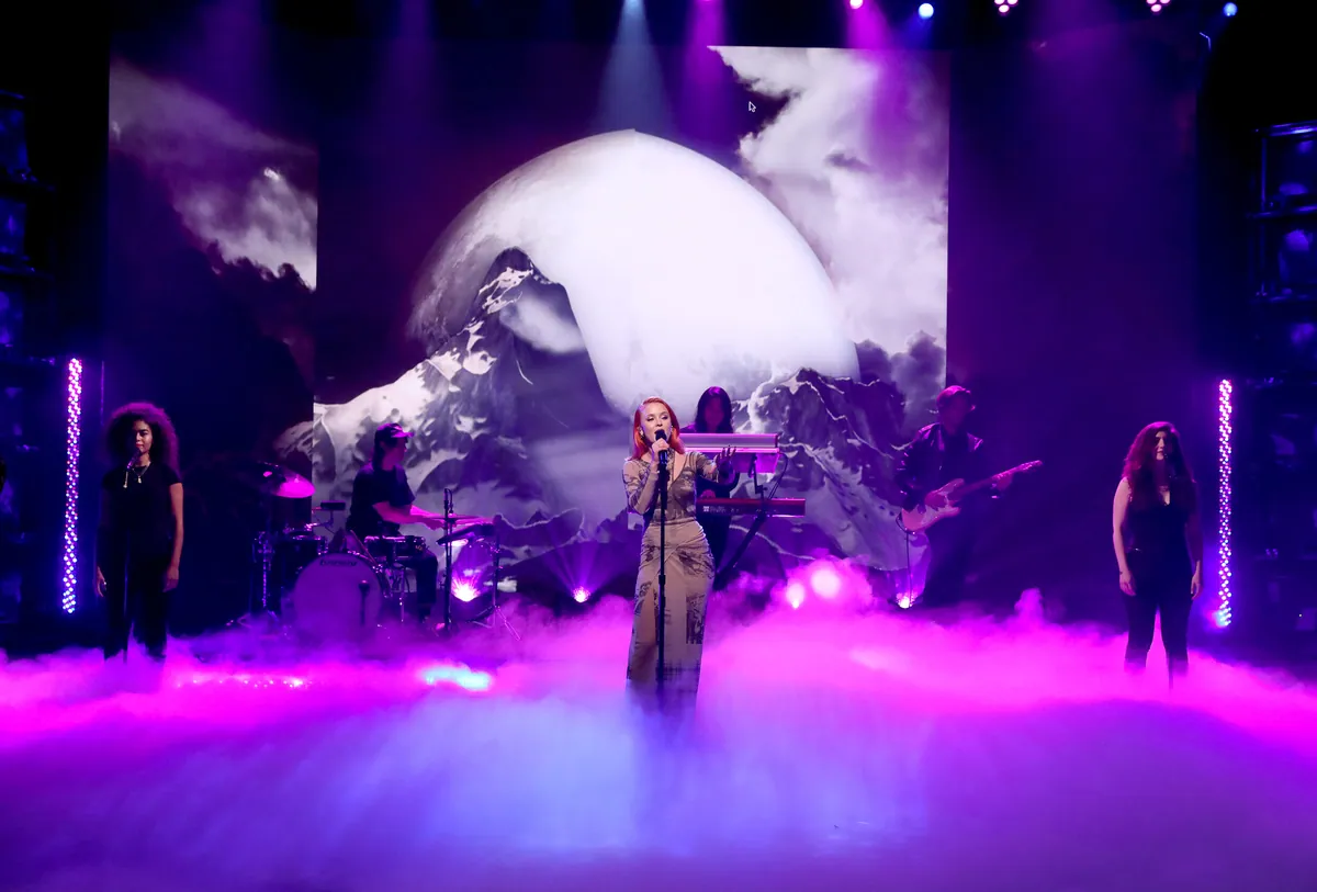 Zara Larsson, lighting and production design by Rob Sinclair